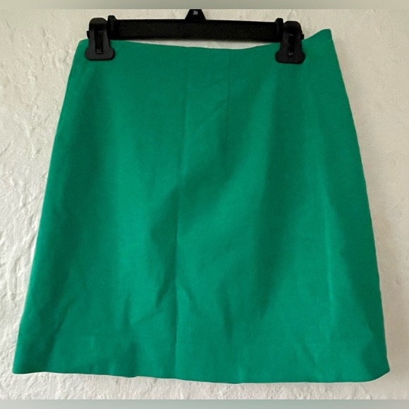 Lily Pulitzer green, cotton blend, zip front, fully lined, pleated mini skirt; 4 - Picture 4 of 7